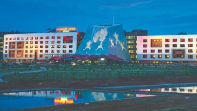 एक आधिकारिक सरकारी आदेश पत्र जिस पर बड़े अक्षरों में 'WITHDRAWN' या 'वापस लिया गया' की मुहर लगी है