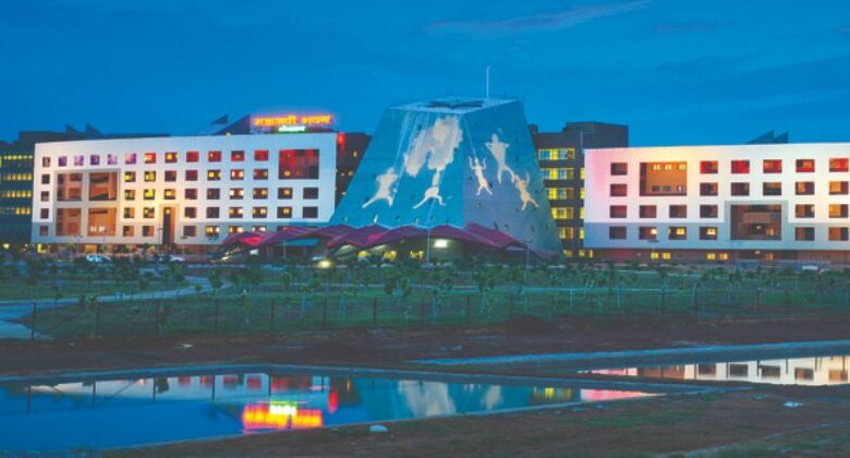 एक आधिकारिक सरकारी आदेश पत्र जिस पर बड़े अक्षरों में 'WITHDRAWN' या 'वापस लिया गया' की मुहर लगी है