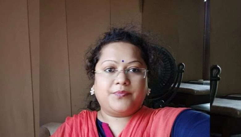 A conceptual image highlighting the CG Liquor Scam, showing legal documents and a judge's gavel representing the 1500-page EOW challan and the impending release of Soumya Chaurasia.