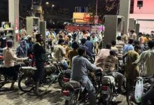 Pakistan Fuel Crisis, petrol price in Pakistan today, Pakistan diesel price hike, Middle East war impact, Pakistan economic crisis Hindi, international news today, Ali Pervaiz Malik, global oil prices